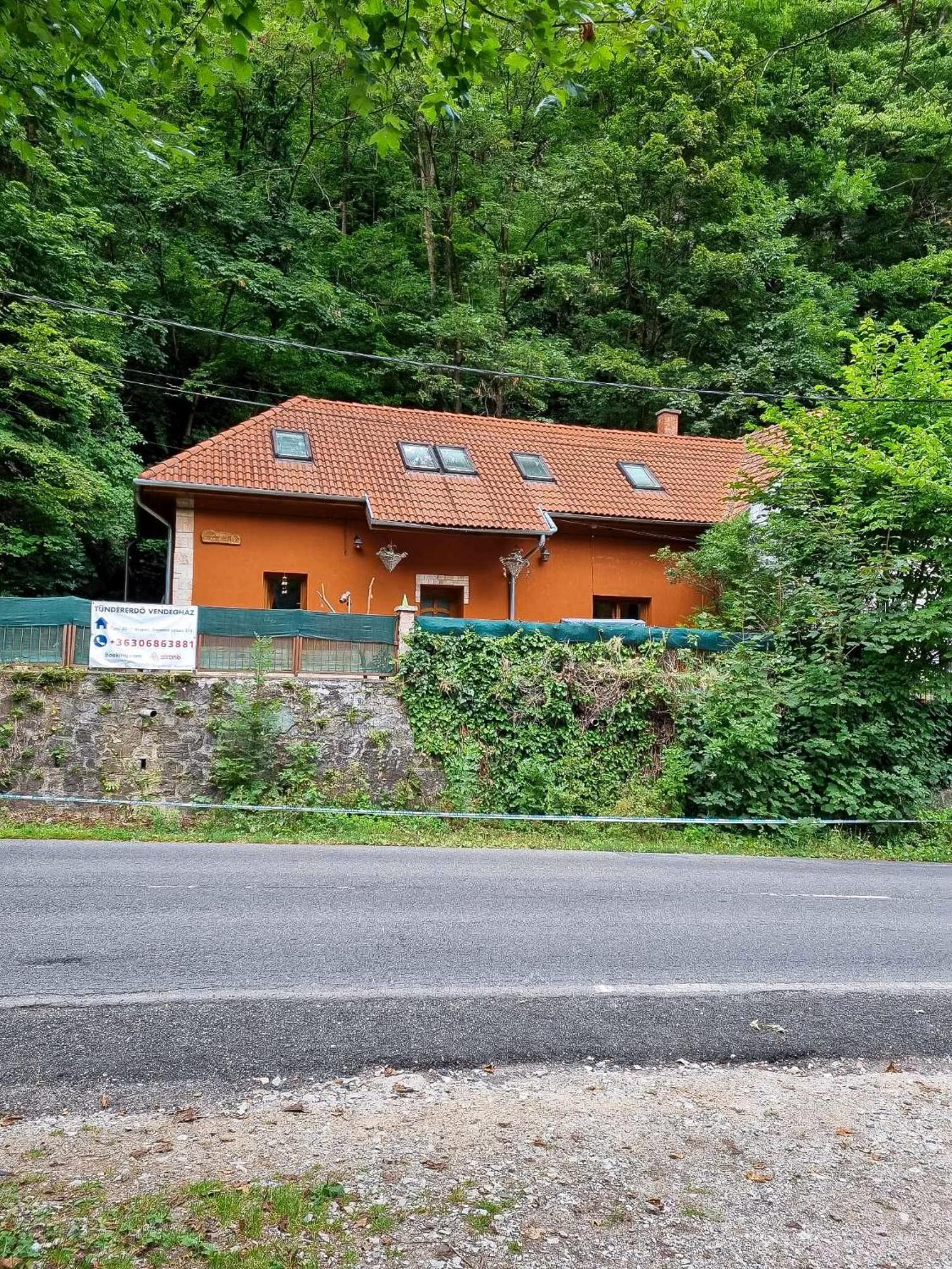 Tuendererdo Villa Miskolc Eksteriør bilde